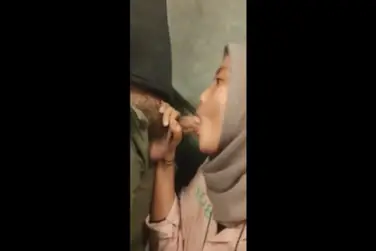 Jilbab Manis Dipaksa BJ Sebelum Tidur Nurut